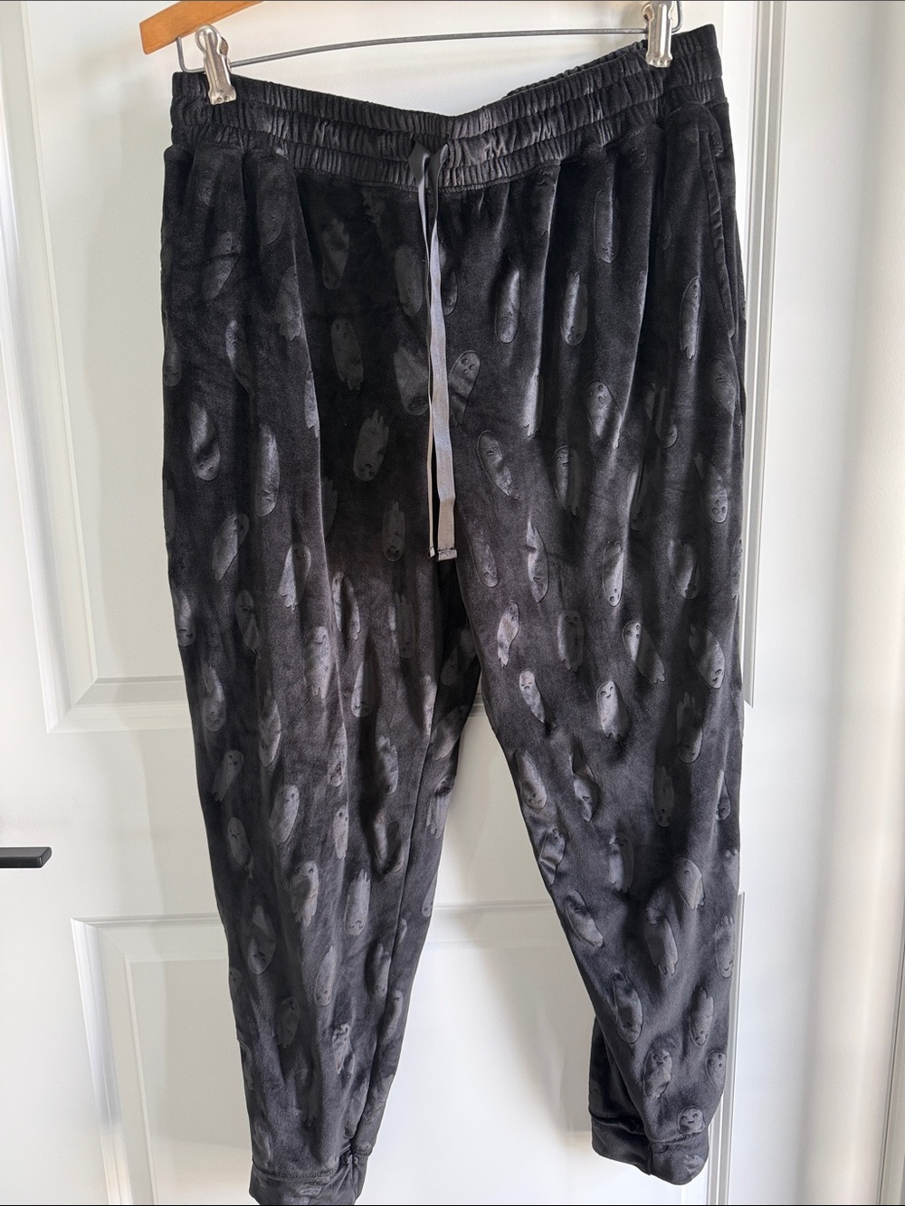 NWOT Jaclyn Intimates - Women’s Velour Jogger w Drawstring Waist - Ghosts - L